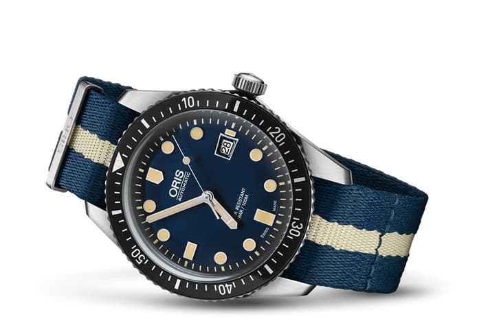 Image of Divers Sixty-Five